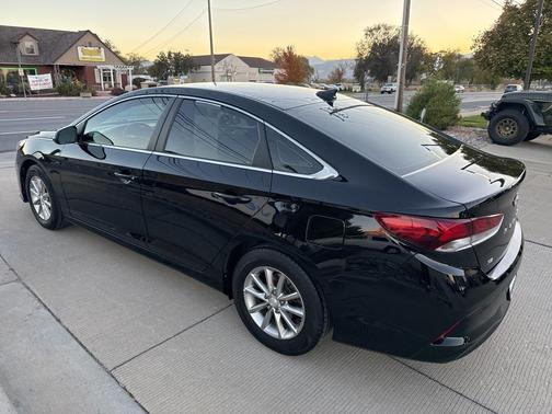 2018 Hyundai SONATA SE