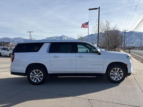 2023 Chevrolet Suburban Premier