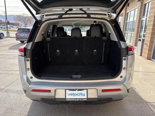 2025 Nissan Pathfinder SL 4WD