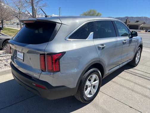 2023 Kia Sorento LX