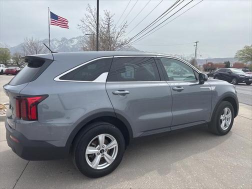 2023 Kia Sorento LX