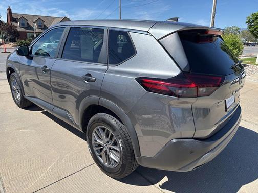 Gun Metallic 2023 Nissan Rogue S
