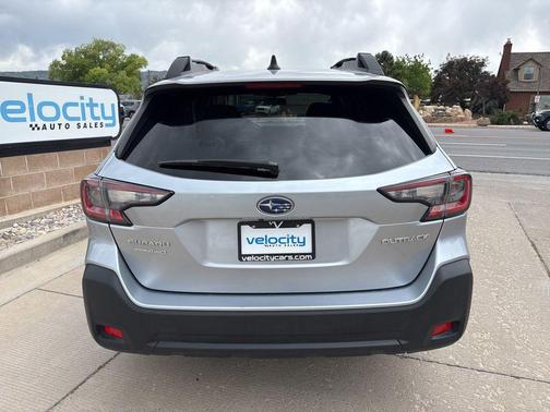 Ice Silver Metallic 2025 Subaru Outback Premium