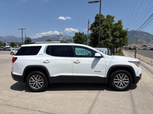 2017 GMC Acadia SLE-2