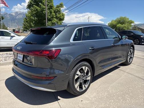 2021 Audi e-tron Premium