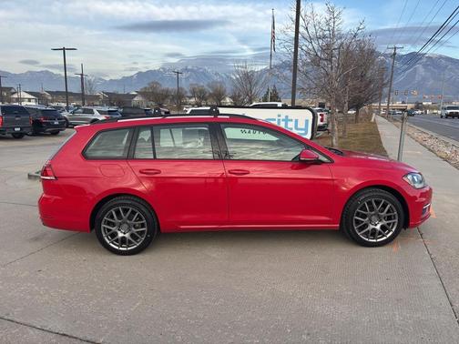 2018 Volkswagen Golf SportWagen TSI S