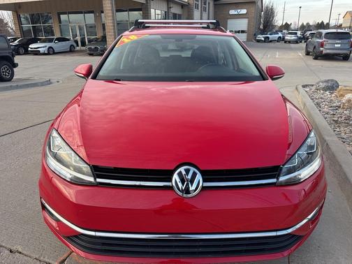 2018 Volkswagen Golf SportWagen TSI S