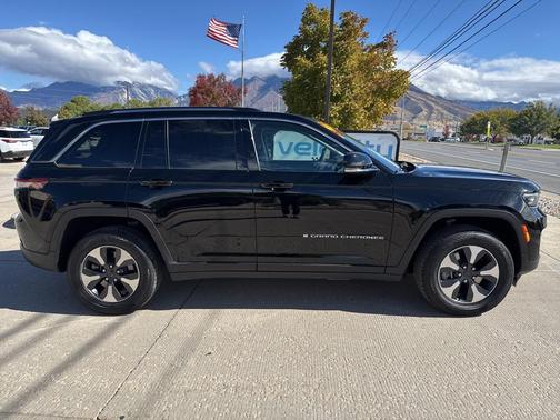2023 Jeep Grand Cherokee 4xe Base