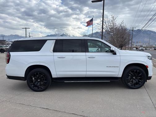 2023 Chevrolet Suburban Premier