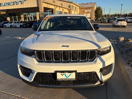 2023 Jeep Grand Cherokee Laredo