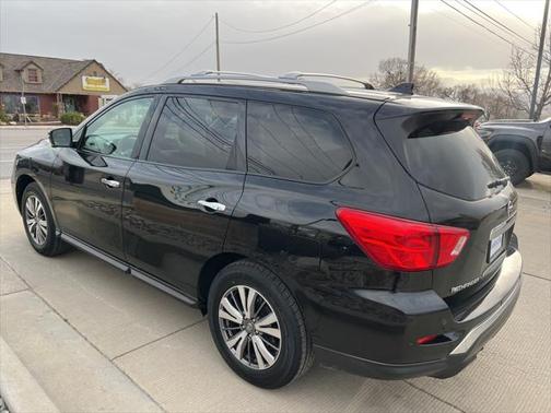 2019 Nissan Pathfinder SL