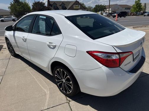 Super White 2016 Toyota Corolla S Plus