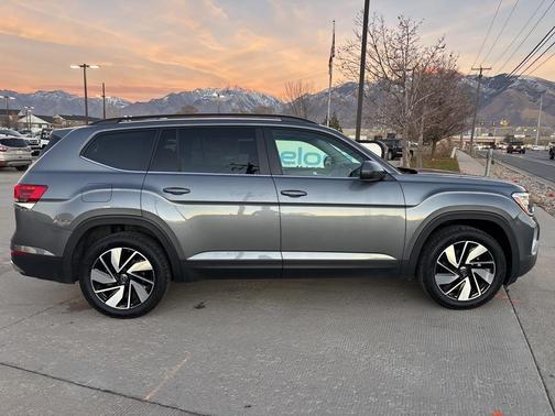 2024 Volkswagen Atlas 2.0T SE w/Technology 4MOTION