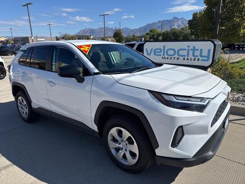 2024 Toyota RAV4 LE
