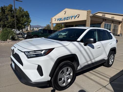 2024 Toyota RAV4 LE