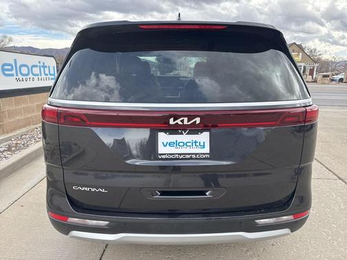 2024 Kia Carnival LX