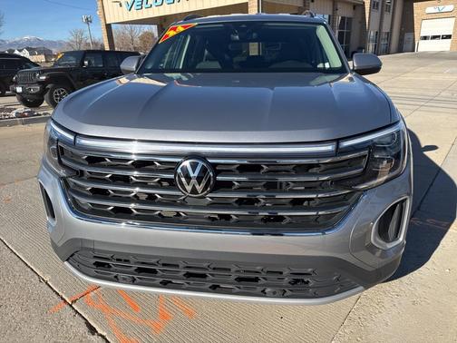2024 Volkswagen Atlas 2.0T SE w/Technology 4MOTION