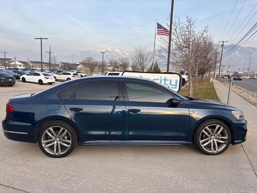 2018 Volkswagen Passat 2.0T R-Line