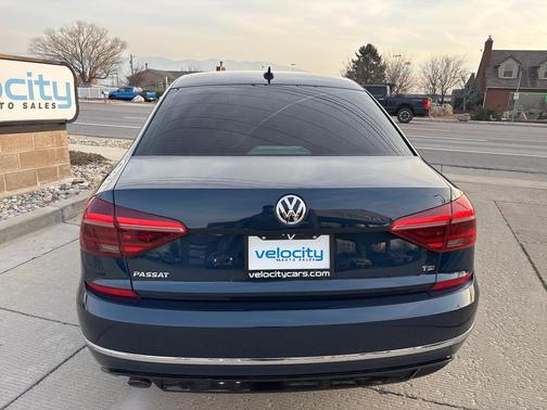 2018 Volkswagen Passat 2.0T R-Line