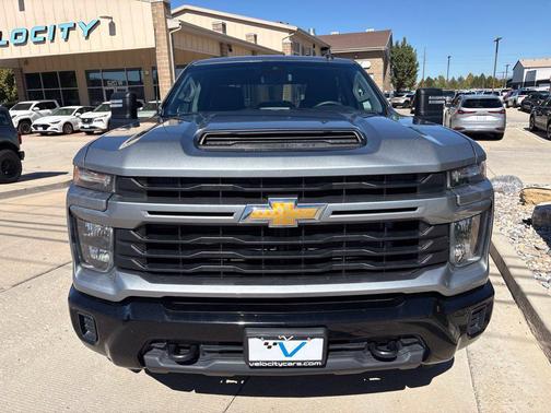 Sterling Gray Metallic 2024 Chevrolet Silverado 2500 Custom