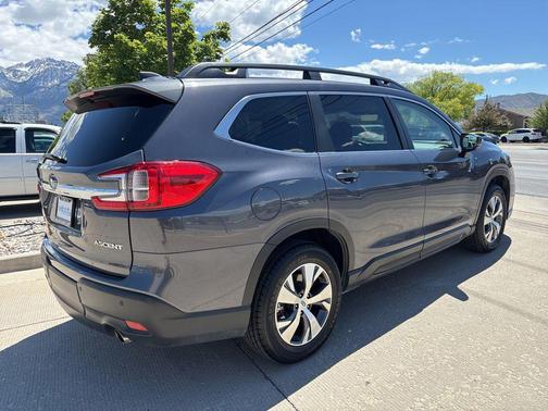 Magnetite Gray Metallic 2025 Subaru Ascent Premium 7-Passenger