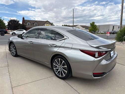 Silver 2019 Lexus ES 300h Base