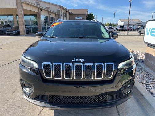 Diamond Black Crystal Pearlcoat 2019 Jeep Cherokee Latitude Plus
