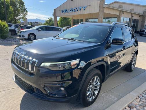 Diamond Black Crystal Pearlcoat 2019 Jeep Cherokee Latitude Plus