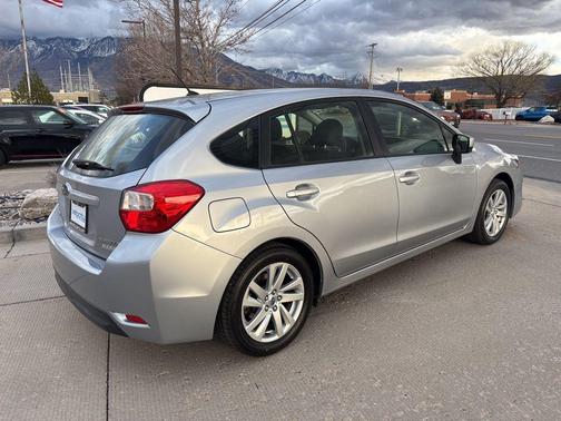 2016 Subaru Impreza 2.0i Premium