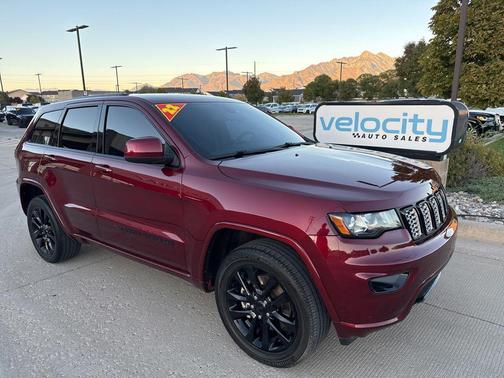 2022 Jeep Grand Cherokee Laredo