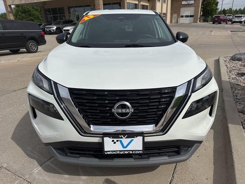 Glacier White 2023 Nissan Rogue S