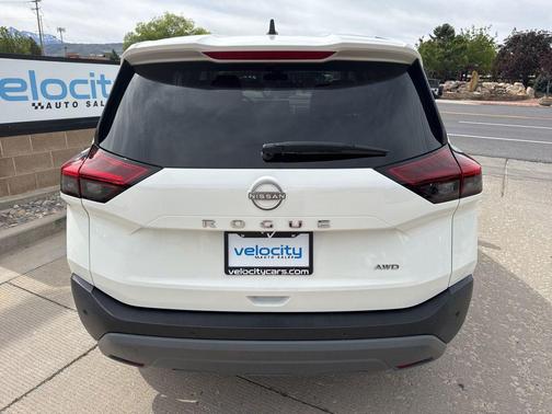 Glacier White 2023 Nissan Rogue S