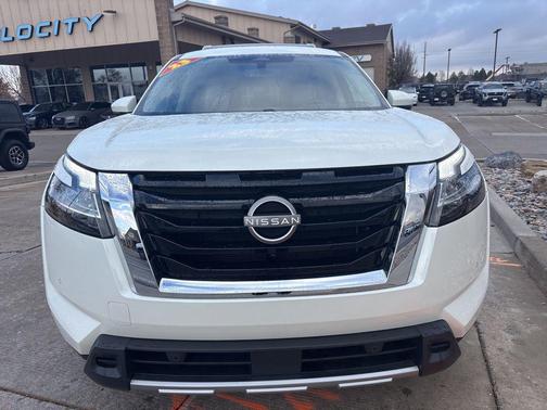 2023 Nissan Pathfinder SL 4WD