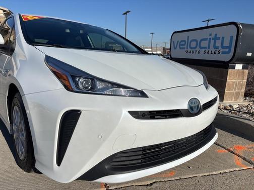 2021 Toyota Prius LE
