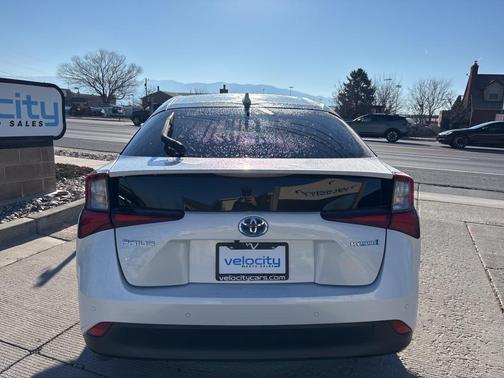 2021 Toyota Prius LE