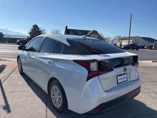 2021 Toyota Prius LE