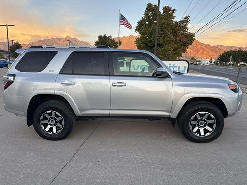 2022 Toyota 4Runner SR5