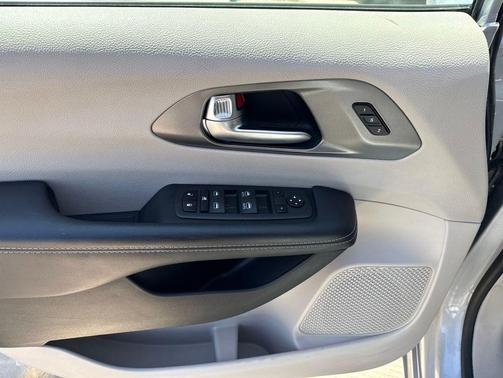 Silver Mist Clearcoat 2023 Chrysler Pacifica Touring L