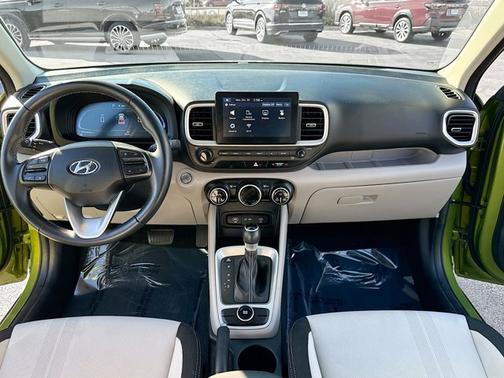 2024 Hyundai VENUE SEL