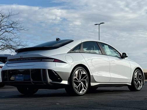 2024 Hyundai IONIQ 6 SEL AWD