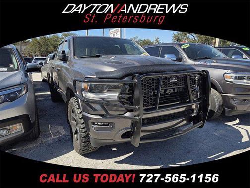 2020 RAM 1500 Laramie Crew Cab 4x4 57' Box
