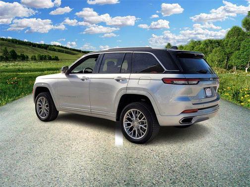 2022 Jeep Grand Cherokee Summit 4x4