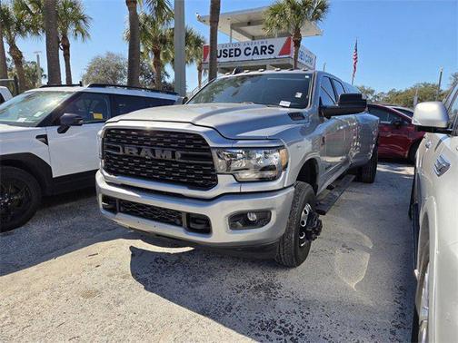 2022 RAM 3500 Big Horn Crew Cab 4x4 8 Box