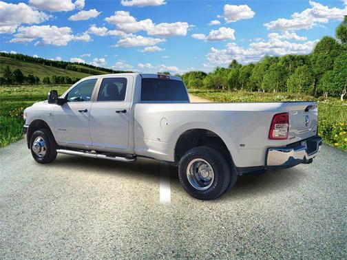 2024 RAM 3500 Big Horn Crew Cab 4x4 8 Box
