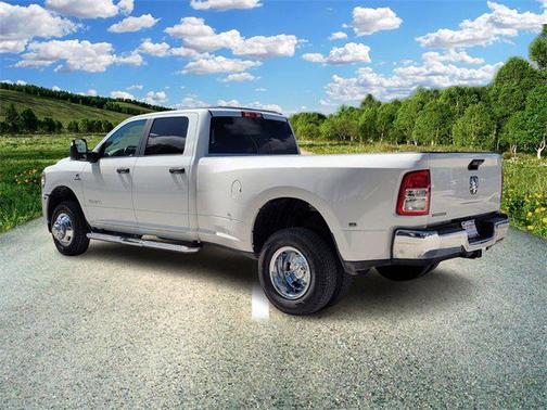2023 RAM 3500 Big Horn Crew Cab 4x4 8 Box