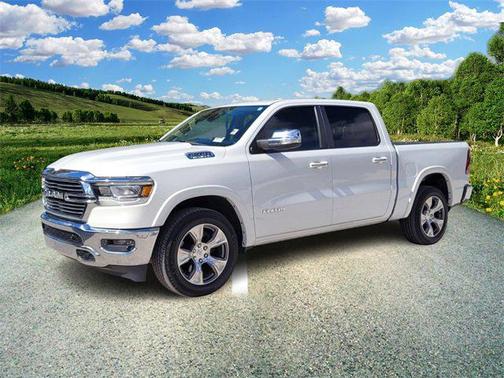 2020 RAM 1500 Laramie Crew Cab 4x2 57' Box