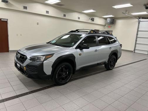 Ice Silver Metallic 2024 Subaru Outback WILDERNESS