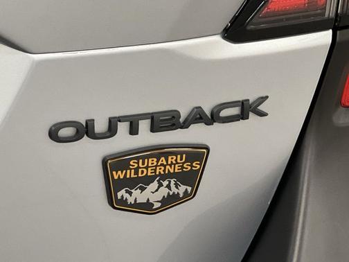 Ice Silver Metallic 2024 Subaru Outback WILDERNESS