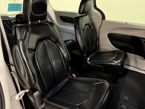 Silver Mist Clearcoat 2024 Chrysler Pacifica TOURING L