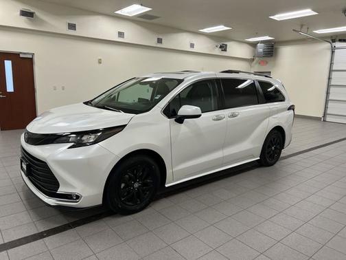 White 2024 Toyota Sienna XLE 7 PASSENGER